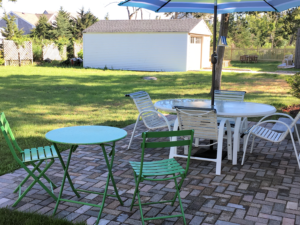 Hamptons_Beach_Cottage_Patio in East Quogue